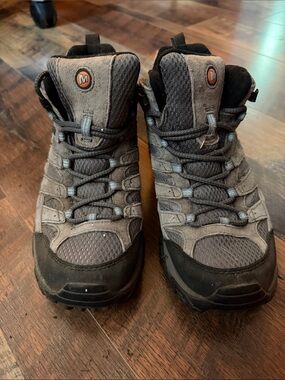 Women's Gray Waterproof Hiking Boots -